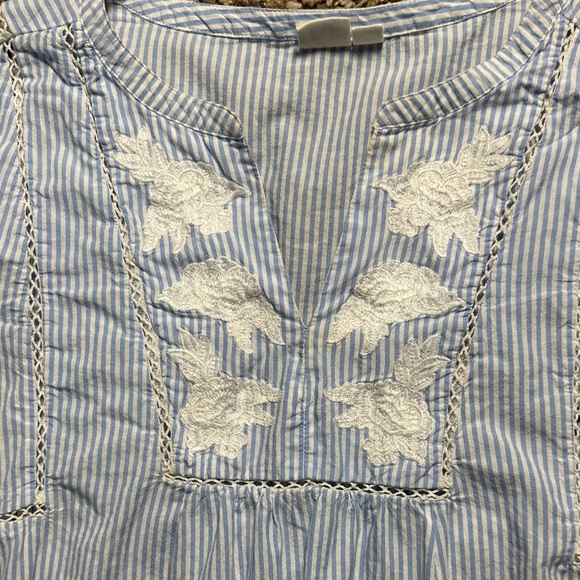 GAP Light Blue and White Striped embroidered Top Size S - Picture 4 of 9